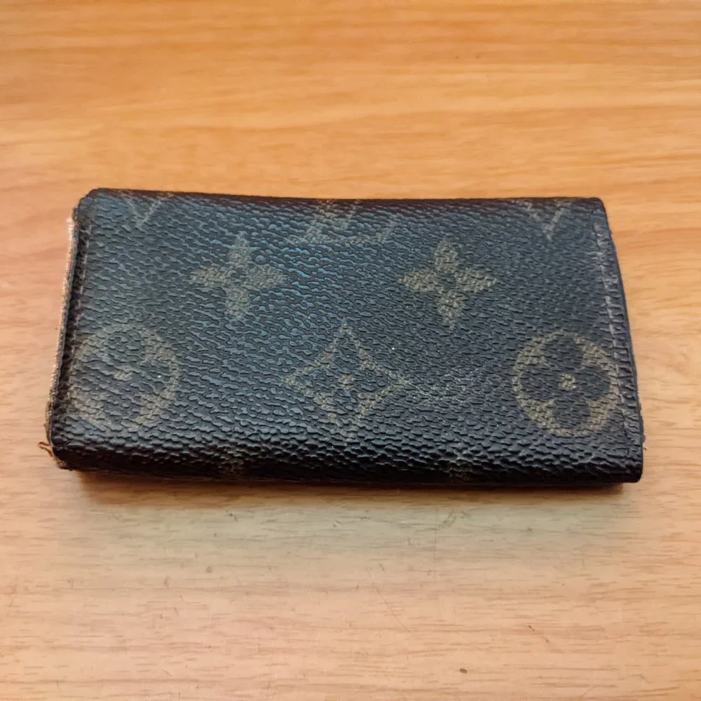Louis Vuitton Monogram Key Holder/Wallet #1357💥PRICE DROP💥
